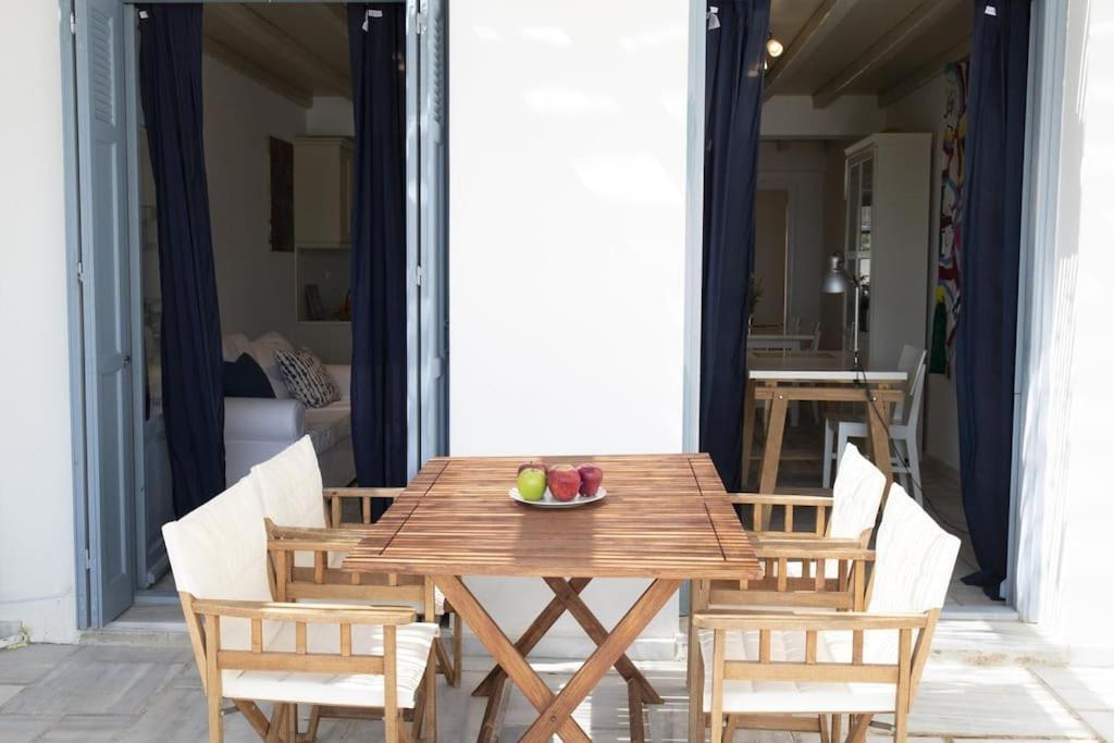 Beachfront 2Br Apartment - Free Parking Livadi  Exteriör bild